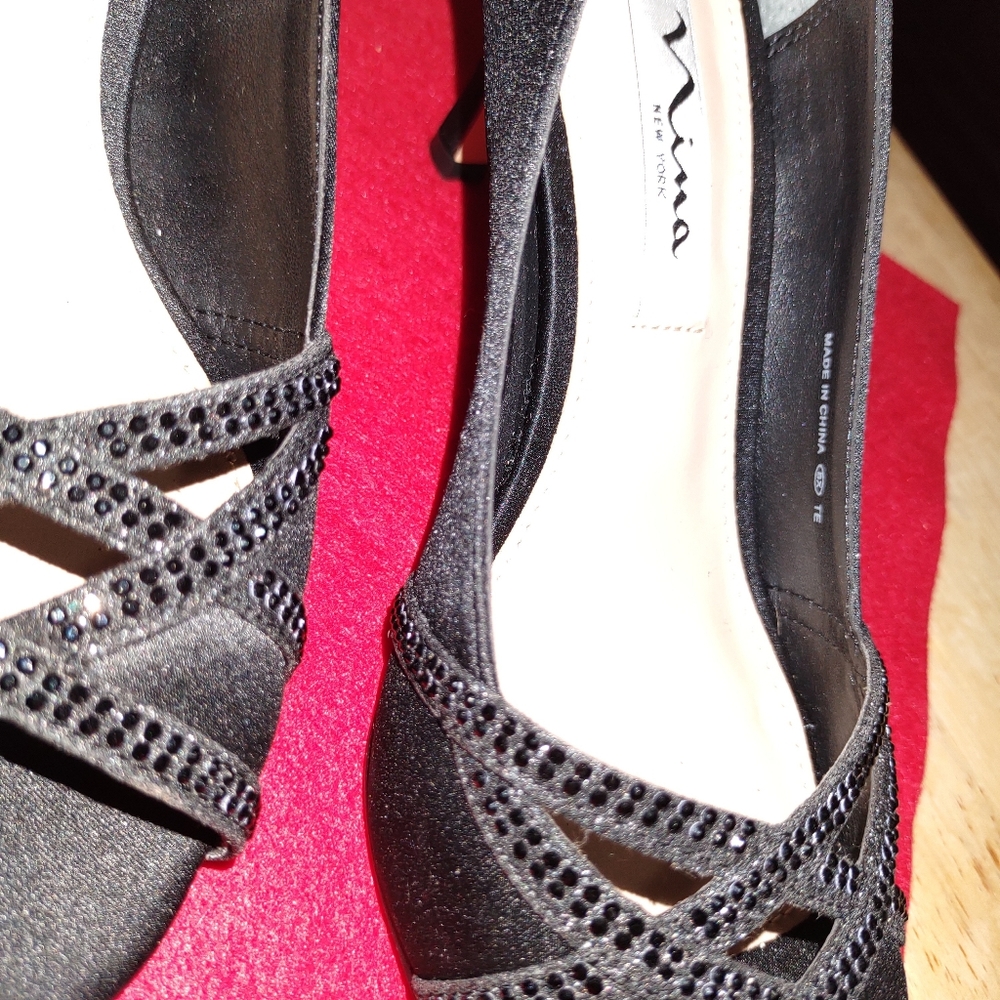 Shoes - Picture 7 of 8